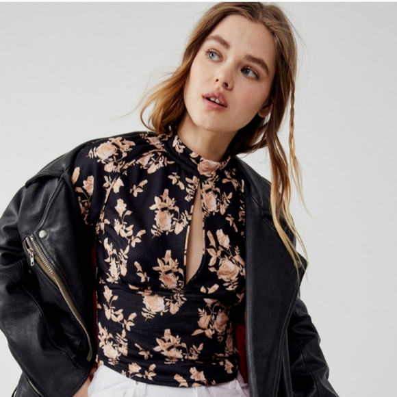FREE PEOPLE DINNER PARTY BLACK & CREAM FLORAL CUTOUT KEYHOLE KNIT TOP NWT XL - Picture 4 of 10